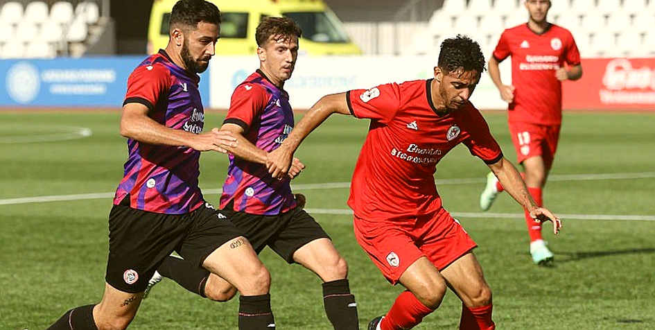 Kỳ chuyển nhượng V.League: Tờ biên bản trống và cái giá của niềm tin mù