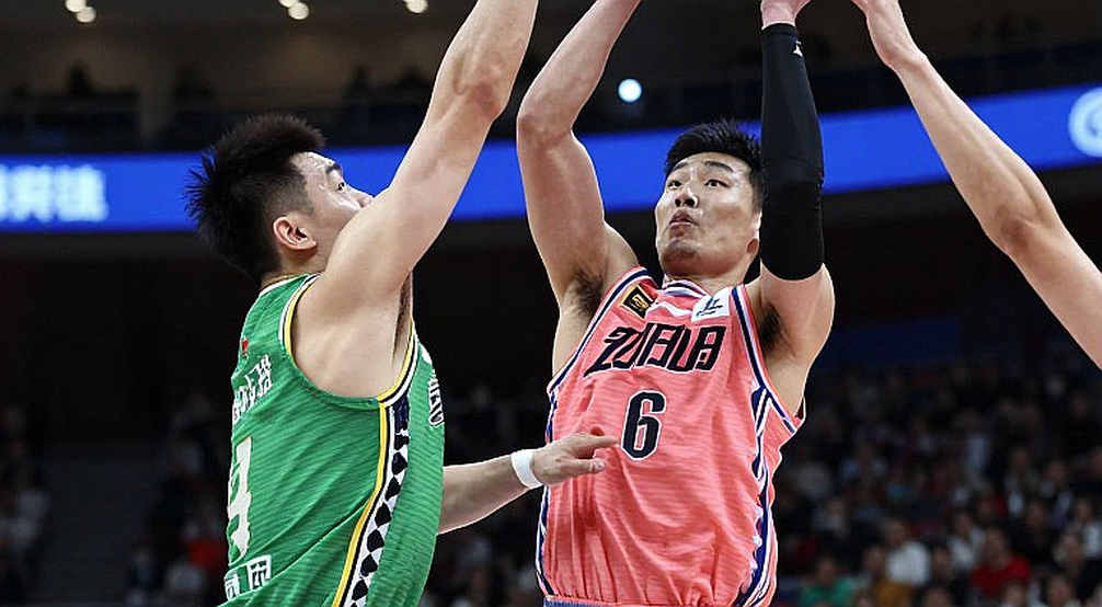 Bryant Dunston trở lại Olympiacos: Hợp đồng một năm và giới hạn của niềm hoài niệm