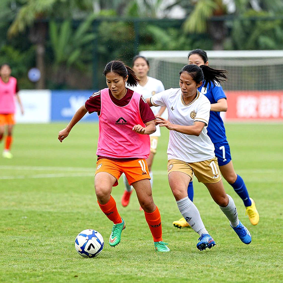 Đọc trận Indonesia 0-0 Malaysia: Thẻ đỏ của Haye và sự thật về hệ thống phòng ngự 10 người Đọc trận Indonesia 0-0 Malaysia: Thẻ đỏ của Haye và sự thật về hệ thống phòng ngự 10 người