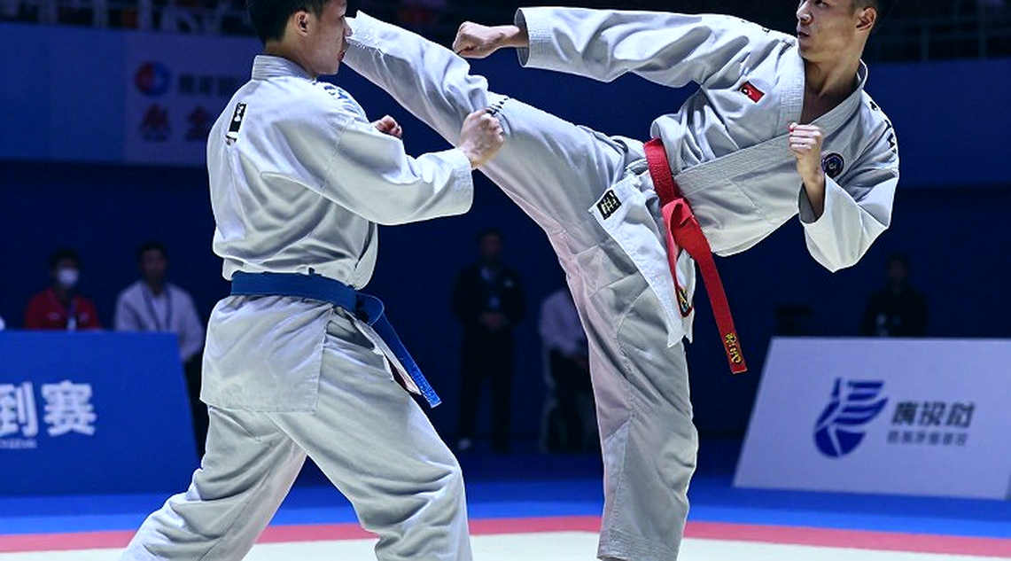 Chiếc ghế trống ở bàn giám định và bài toán 0,1 điểm của wushu taolu Việt Nam
