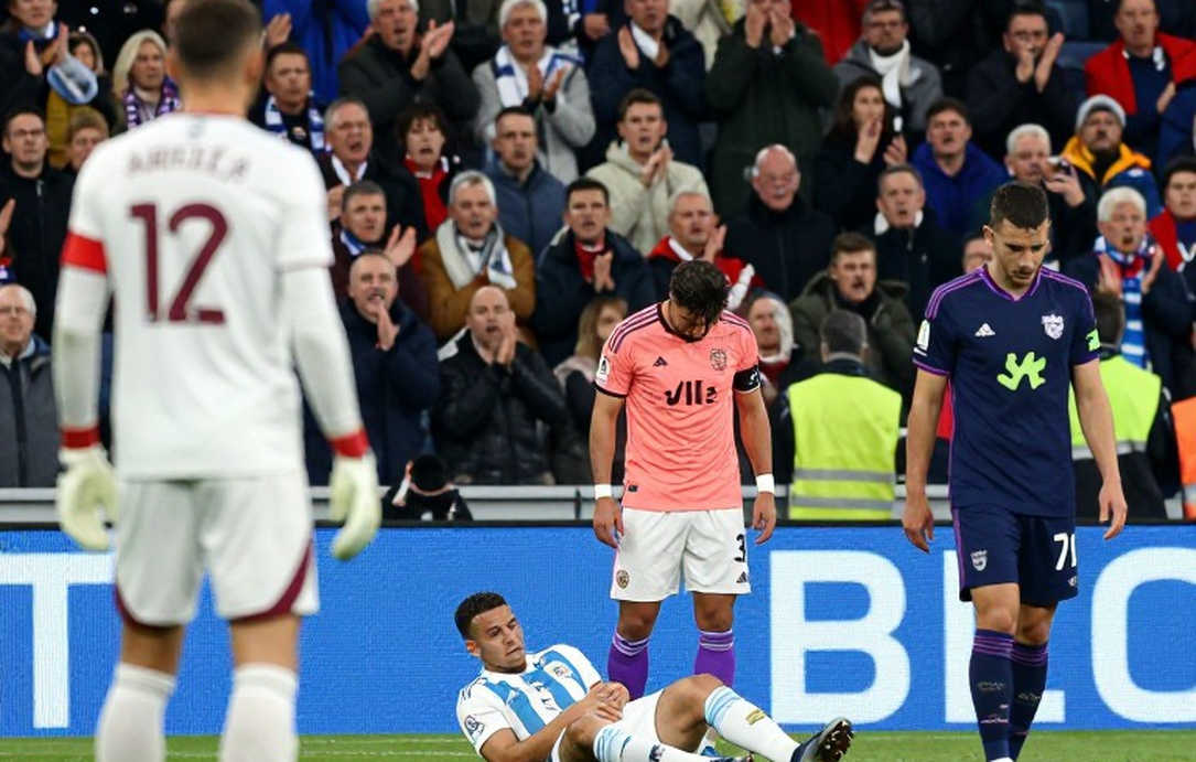 Sáu điểm kém Barcelona và khoảng trống quyền lực ở Bernabéu