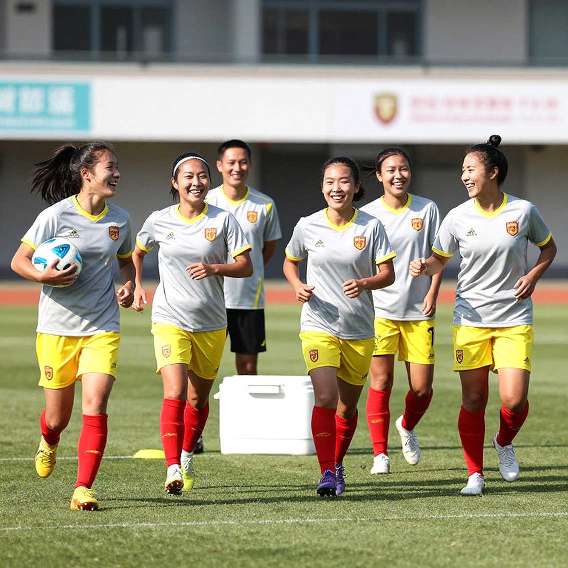Biên bản trống sau tiếng còi: V.League, VAR và cái giá của một quyết định không có hồ sơ