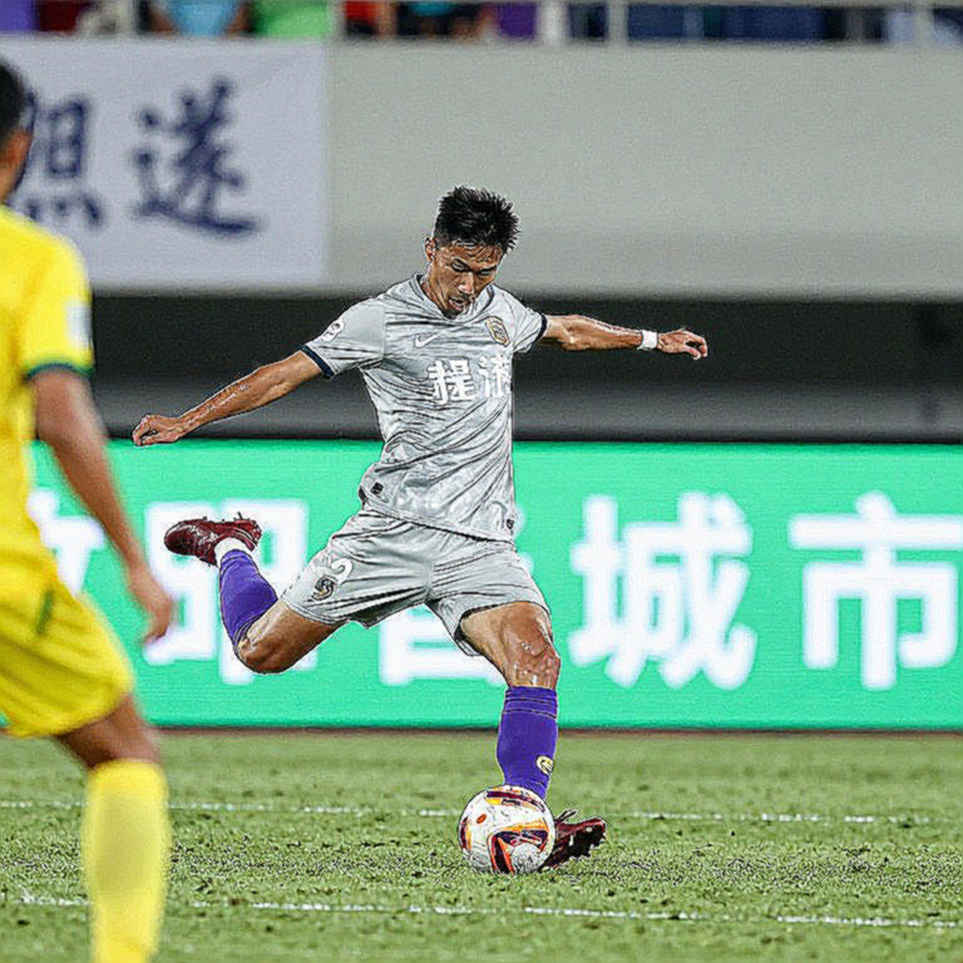 Khi hợp đồng treo lơ lửng: Will Ferry, Rangers và cuộc nổi loạn thầm lặng của Amed