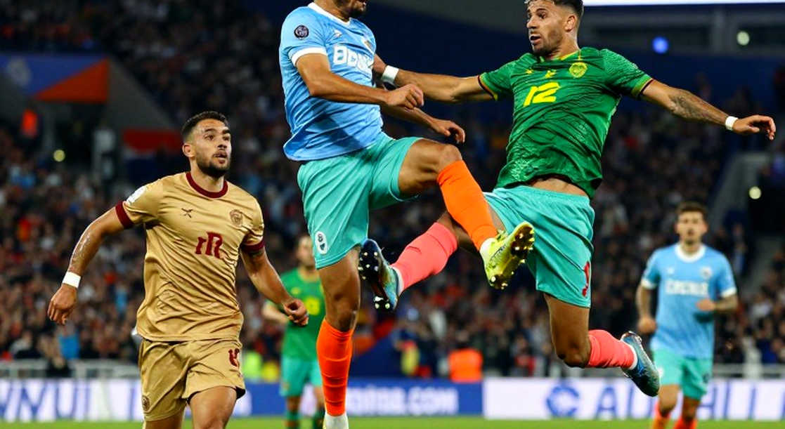 Vietnam's Dressing Room: Where Old Rhythms Collide with New Football