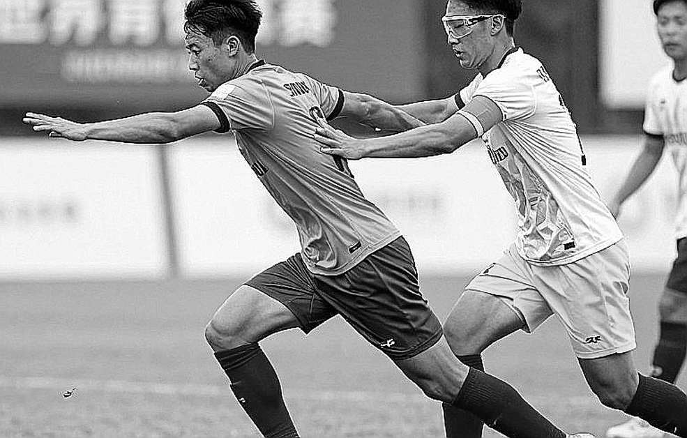 Bóng chạm tay tại V.League 2026: Khi VAR im lặng, ai là người bị xét xử?