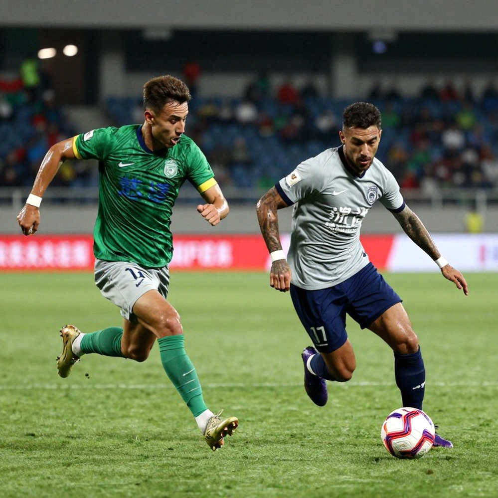 Chữ M trên ngực áo và 85.000 vé biến mất trong hai giờ: ngày chia tay của Messi nhìn từ phía thương mại