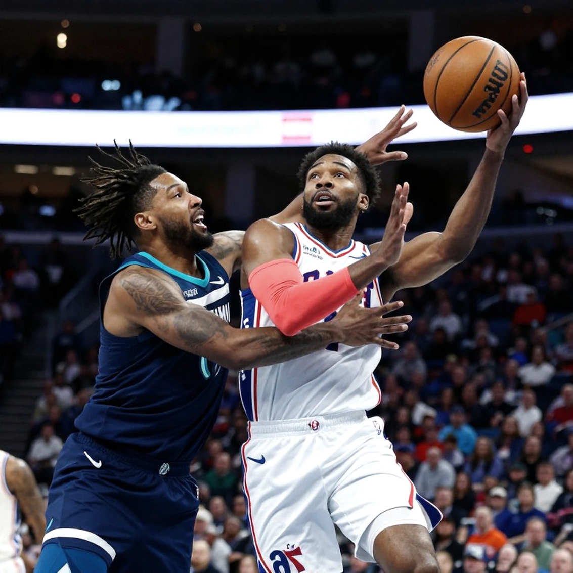 Vezenkov và bài toán bảo vệ ngai vàng EuroLeague: Montero 'khiến mọi thứ trở nên dễ dàng'