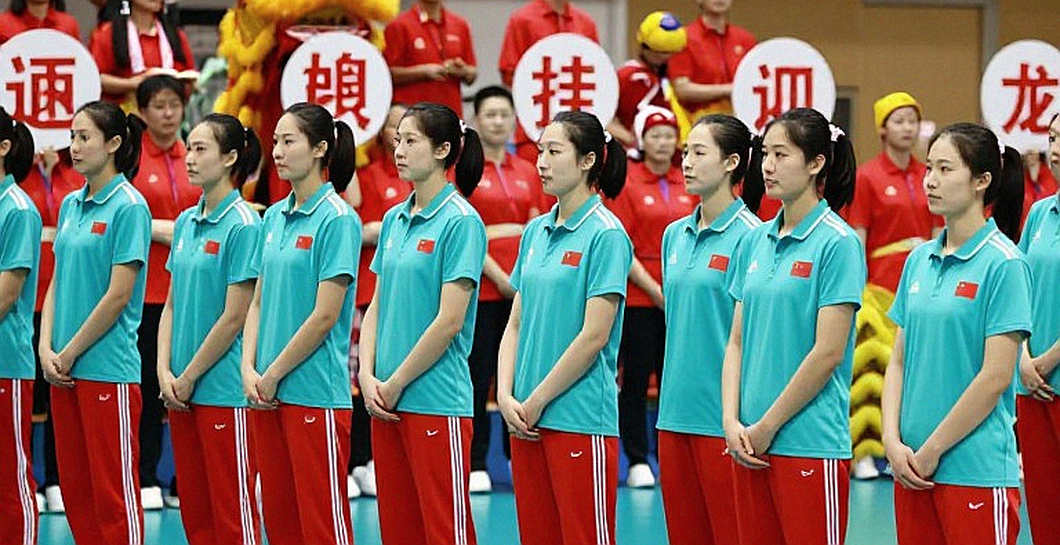 Cú đập không kịp đọc: Libero 14 tuổi và khoảng cách thể lực ở giải bóng chuyền nữ Việt Nam