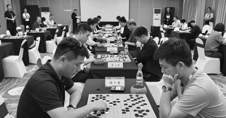 Carlsen: 'AI cho thấy con người không xuất sắc đến thế' — Khi ngôi vương cờ vua tách làm đôi