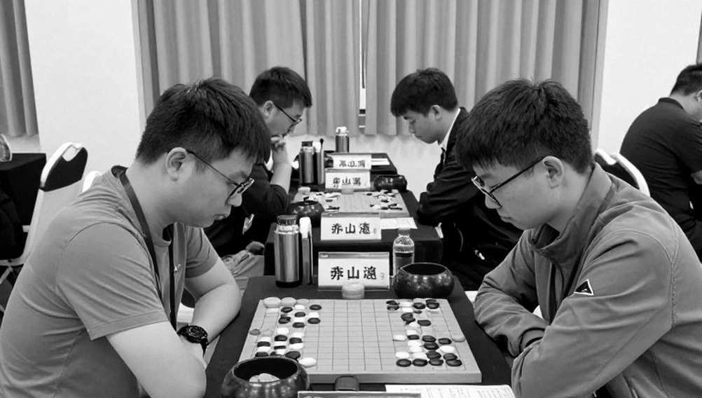 Carlsen returns, but the real chessboard is the schedule