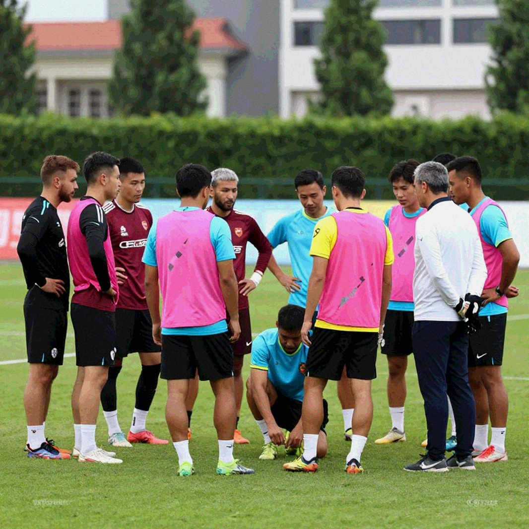 Phnom Penh Crown hạ Gangwon 2-1: Cú sốc được dựng từ một hàng thủ biết im lặng
